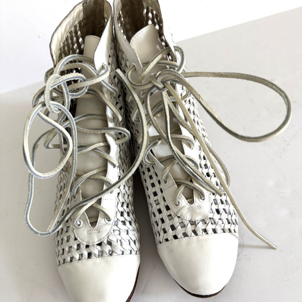 Women's Cat's Paw Boots White leather mesh high top sneakers size 8B for a narro - Picture 2 of 9